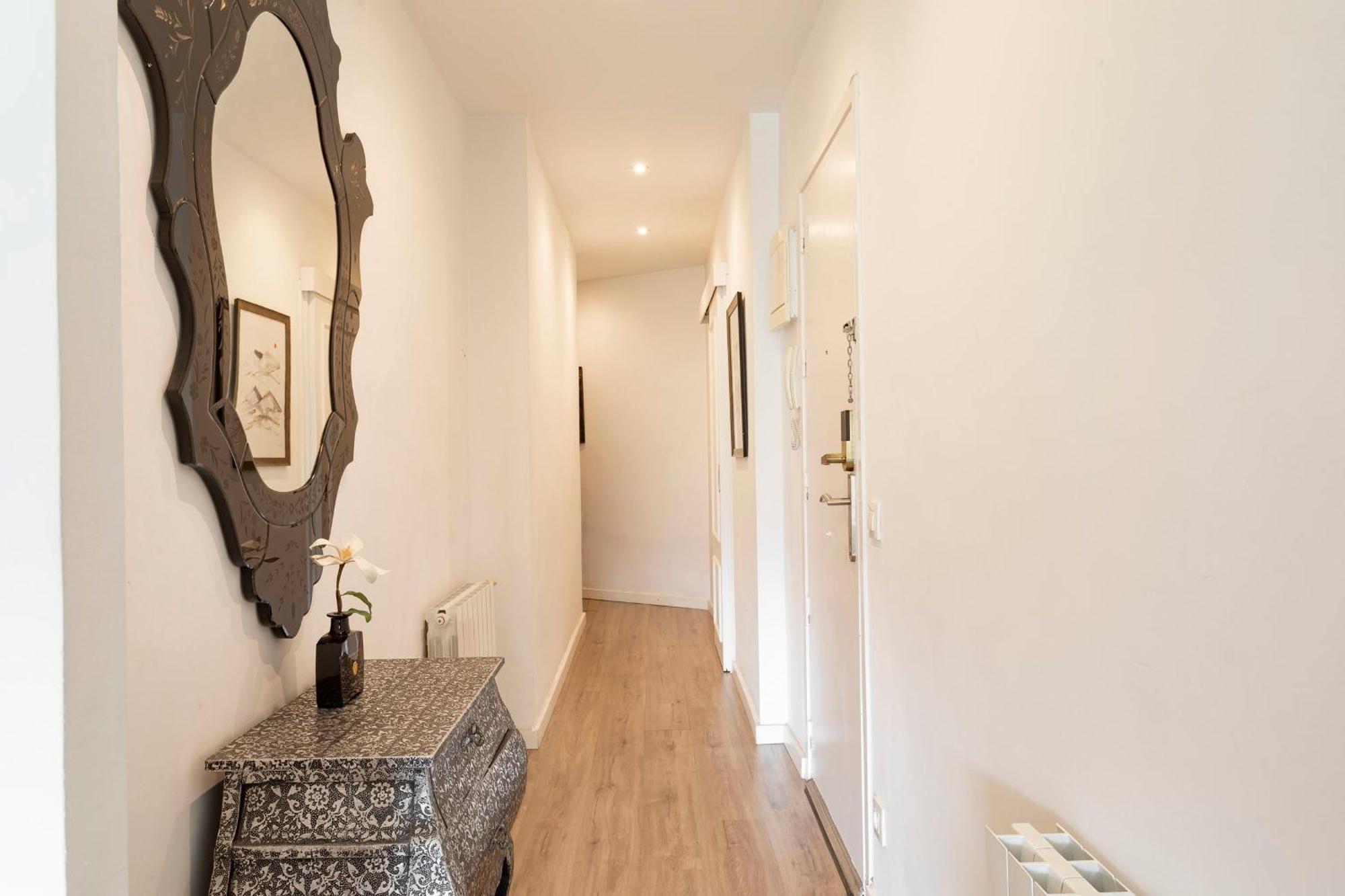 Cozy Apartment Near Fira Gran Via With Ac L'Hospitalet de Llobregat Bagian luar foto