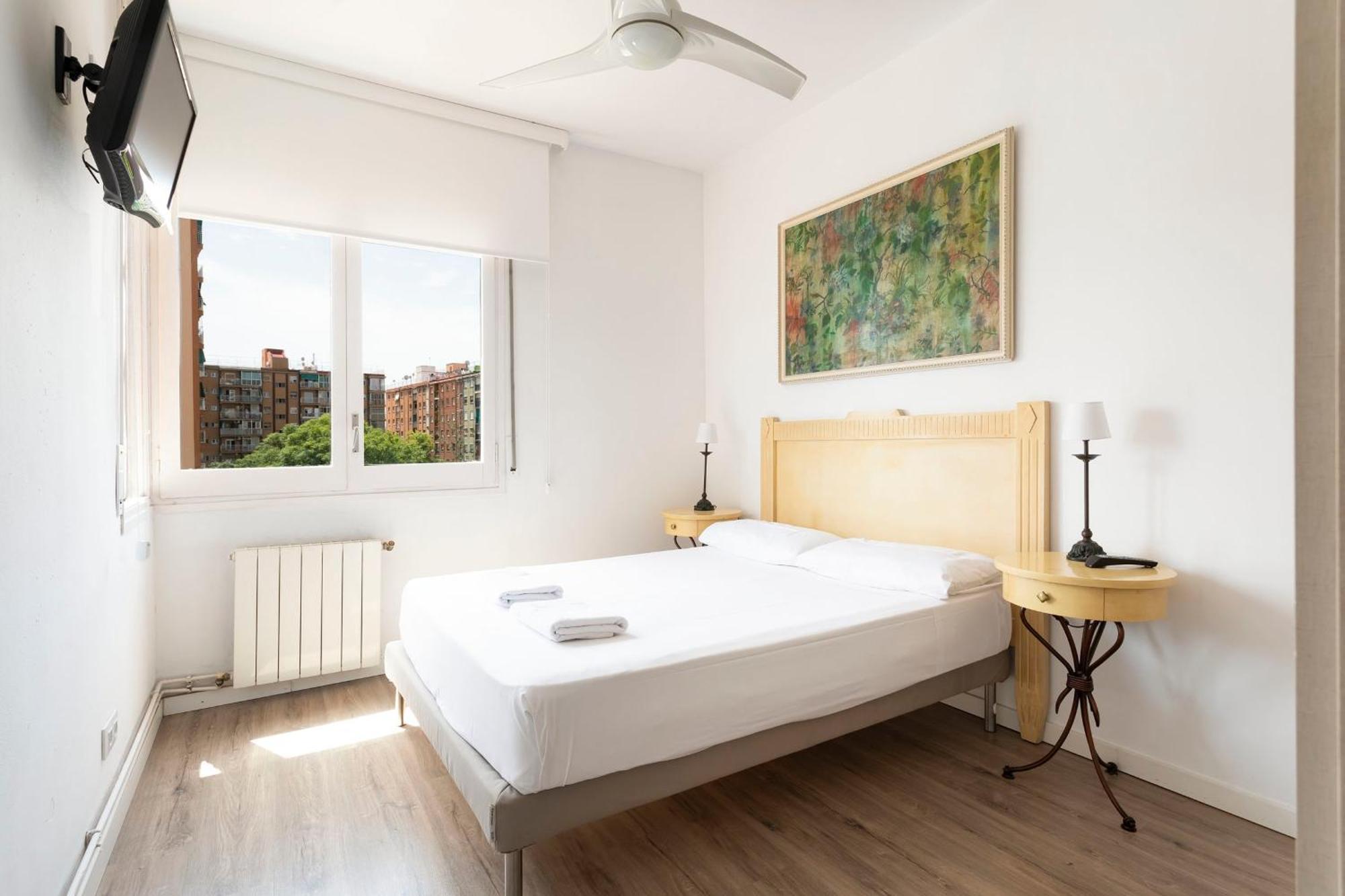 Cozy Apartment Near Fira Gran Via With Ac L'Hospitalet de Llobregat Bagian luar foto