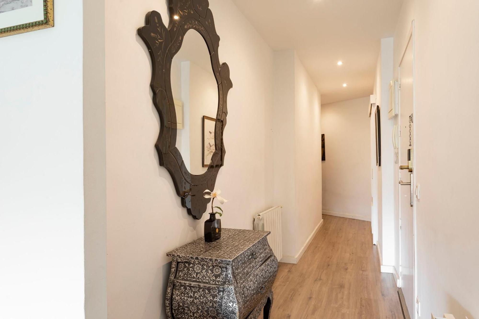 Cozy Apartment Near Fira Gran Via With Ac L'Hospitalet de Llobregat Bagian luar foto