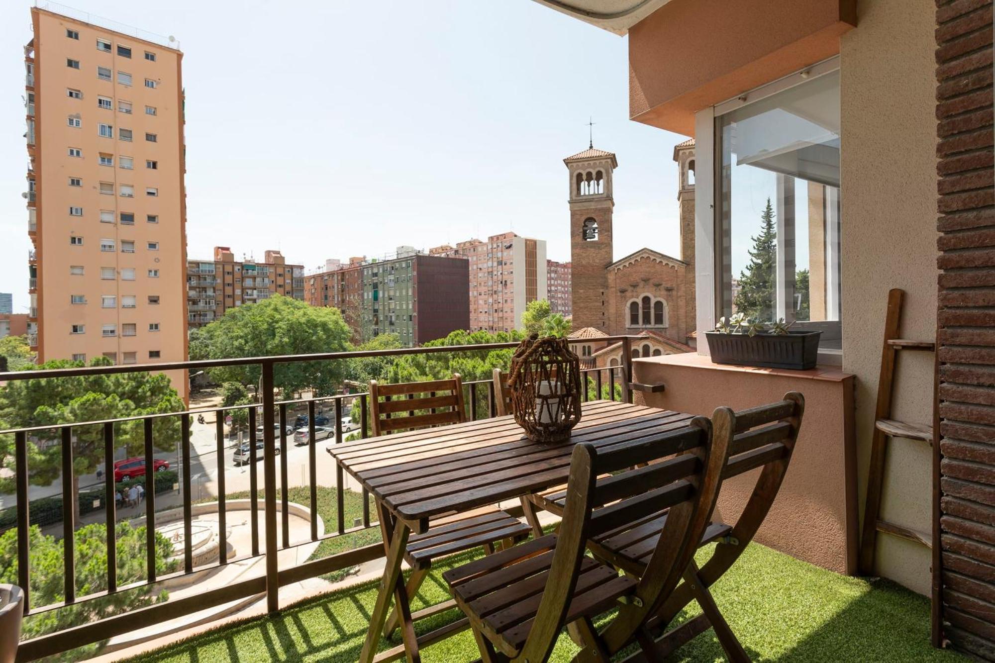 Cozy Apartment Near Fira Gran Via With Ac L'Hospitalet de Llobregat Bagian luar foto